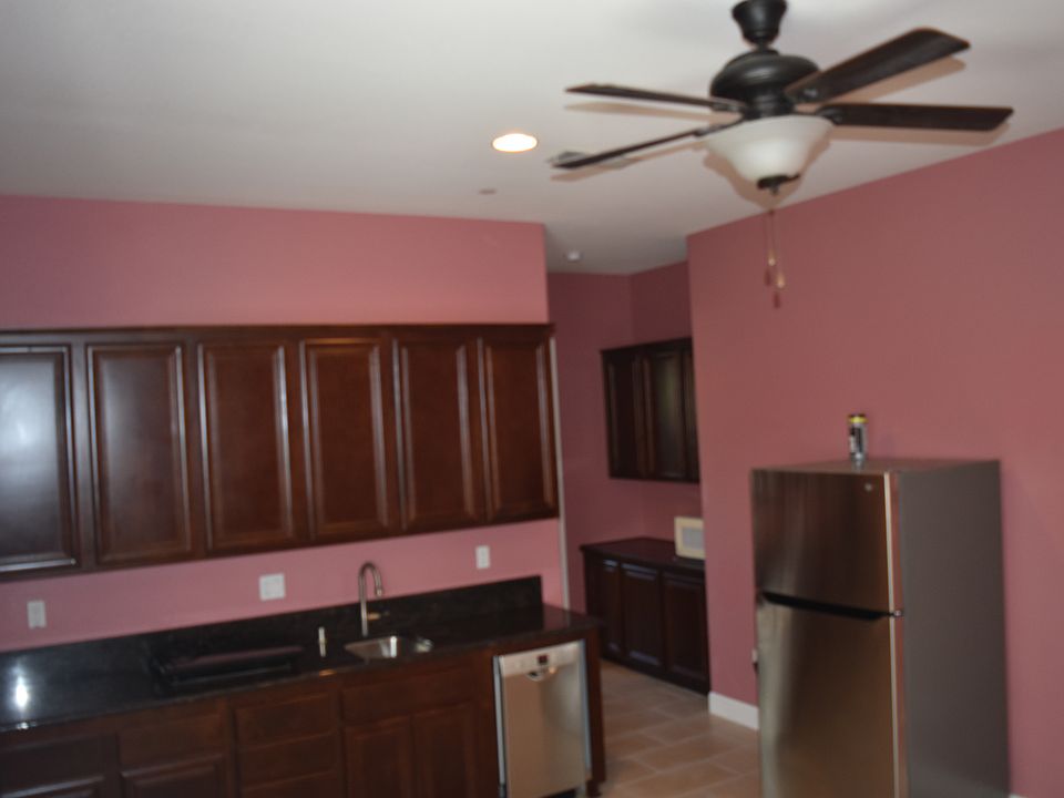 Kitchen with electric gas and refridgerator included