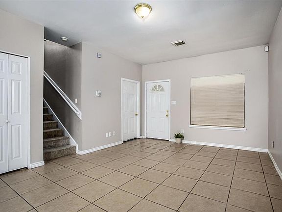 4th image of 6921 Bacher St