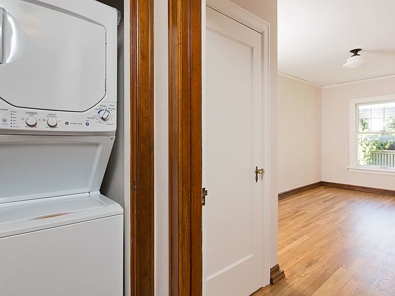 5th image of 1624 41st Ave E APT 5