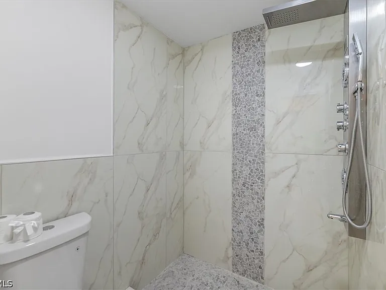 1212 SE 6th Ter #83 — Photo 22