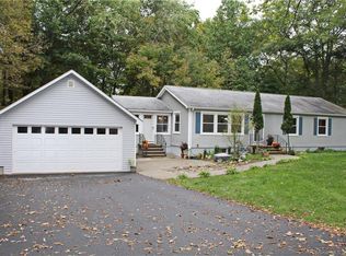 4 Davis Rd, Mansfield, CT 06268
