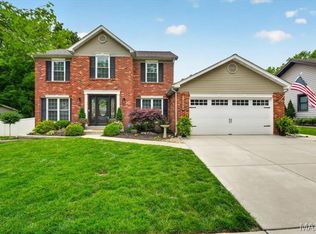 16554 Green Pines Dr, Ballwin, MO 63011