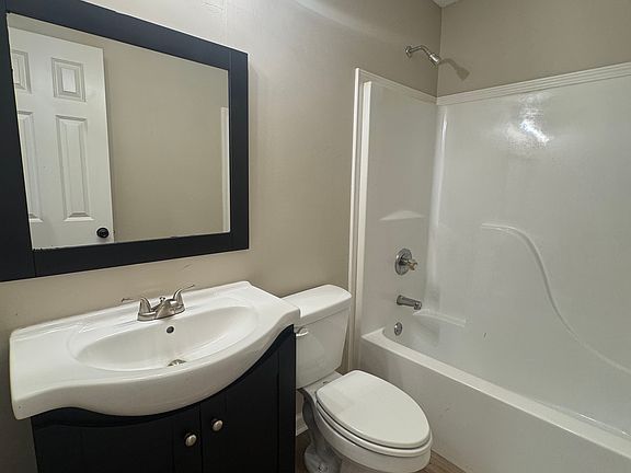 3rd image of 721 Lena Dr