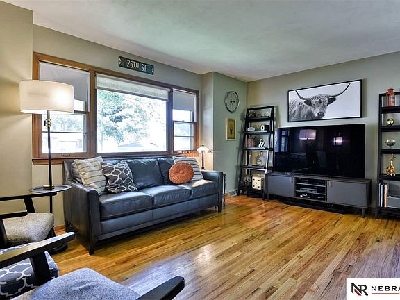 4th image of 9335 Brownley Dr