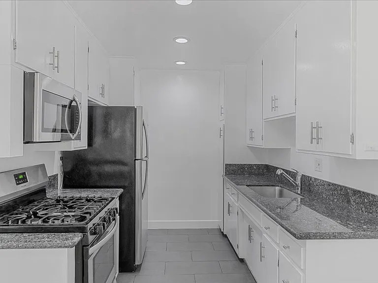 1336 N Citrus Ave #2 — Photo 5