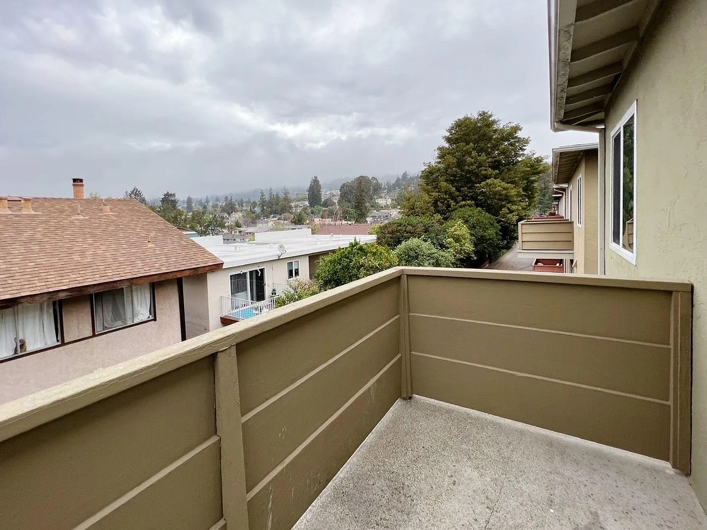 Laurel Heights — Photo 4