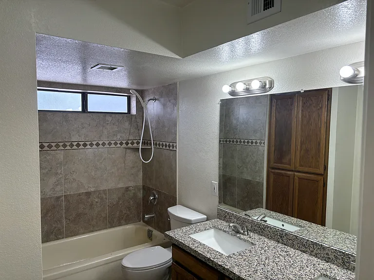 819 E Redondo Dr — Photo 15