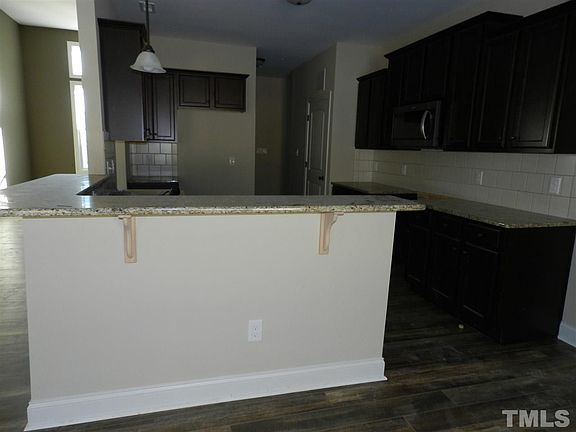 5th image of 219 Kyndallee Ln