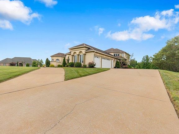 3rd image of 6012 Dalhousie Dr