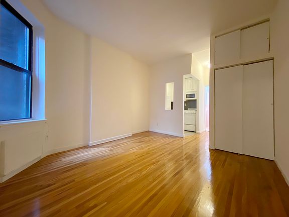 3rd image of 437 W 48th St APT 1C