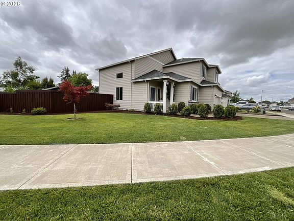 5th image of 820 8th St
