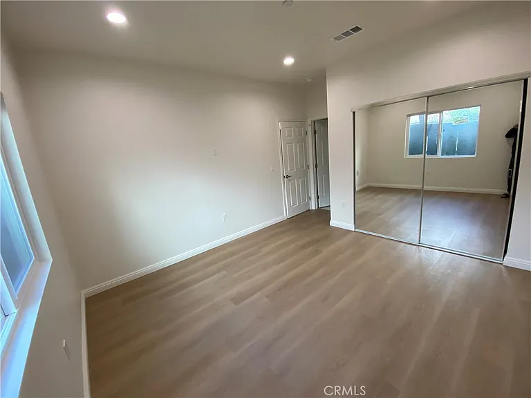 18543 Ingomar St — Photo 11