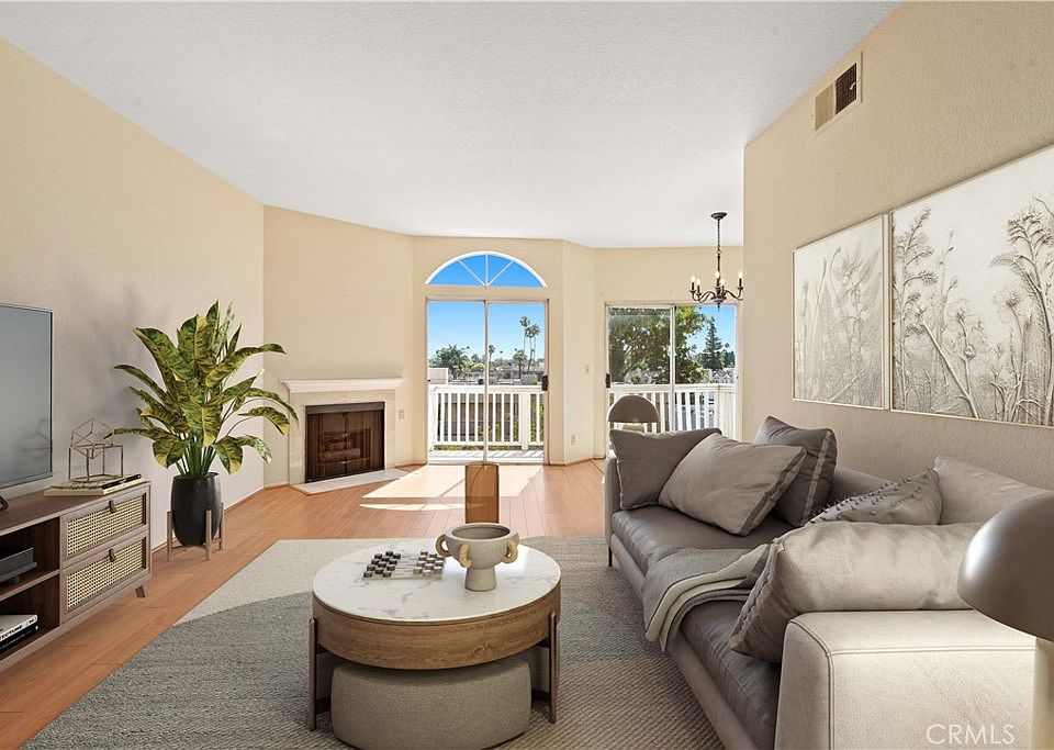 1st image of 5135 Zelzah Ave APT 301