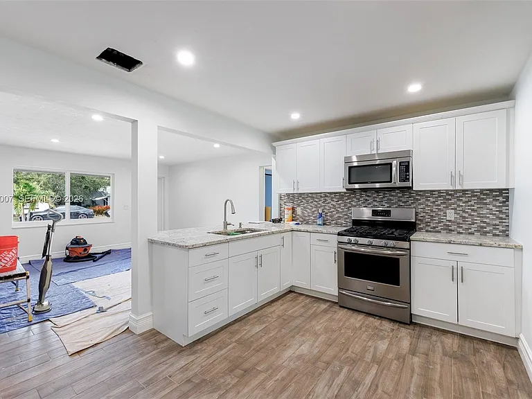 112 Milton St #114 — Photo 9
