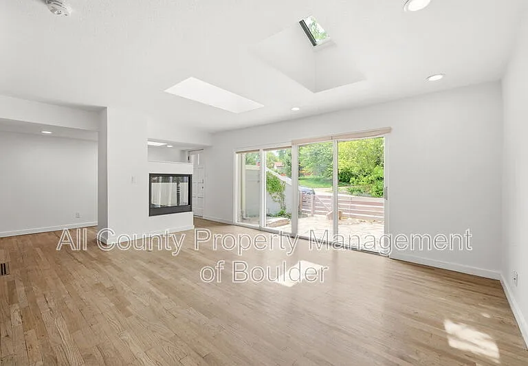2702 6th St — Photo 17