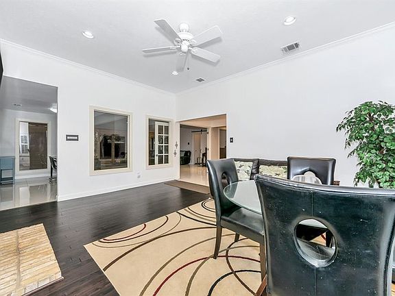 2nd image of 212 Simmons Dr
