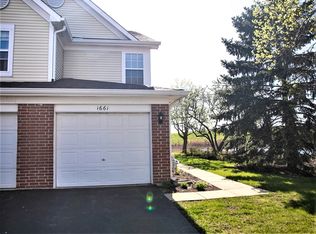 1661 Thornfield Ct, Roselle, IL 60172