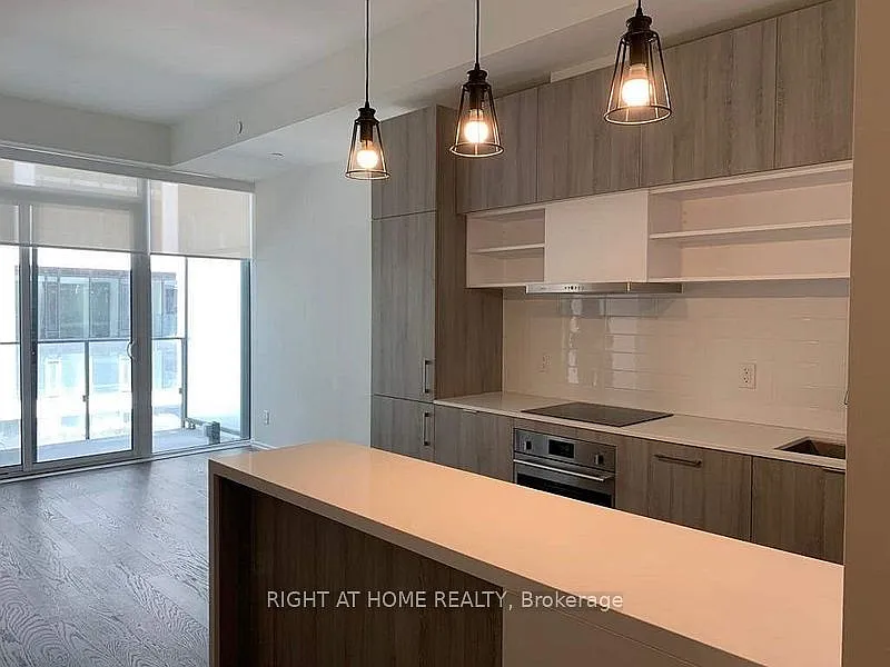 Building Photo - 8 Hillsdale Ave E #944
