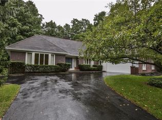 3 Mile Post Ln, Pittsford, NY 14534