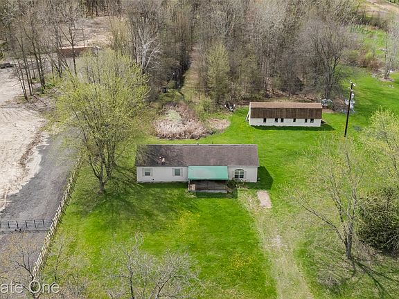 4th image of 26996 Sumpter Rd