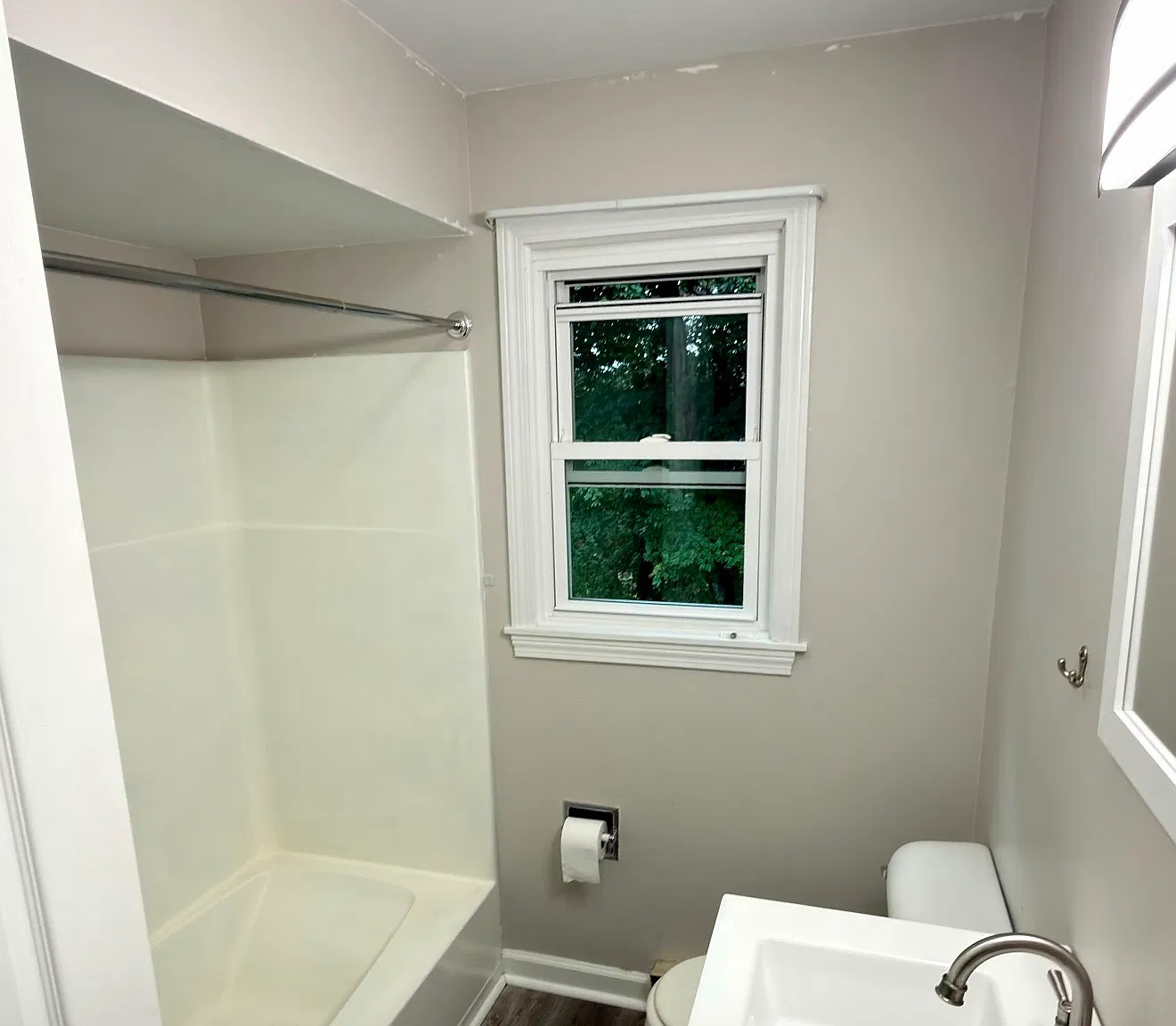 3 bed, 1.5 bath, $1,800 — Photo 2
