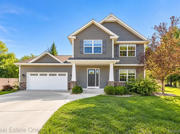 11619 Saddlebrook Cir, Freeland, MI 48623