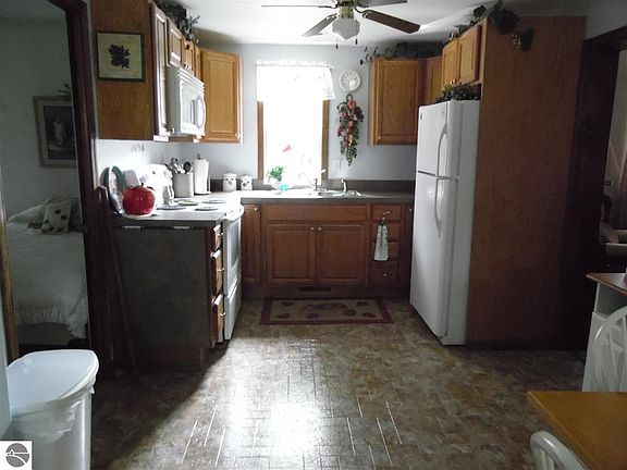 2nd image of 144 Wood Ave