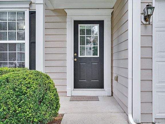 2nd image of 2948 Cottesford Way SE