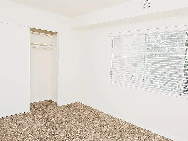 Mount Vernon Apartments — Photo 7