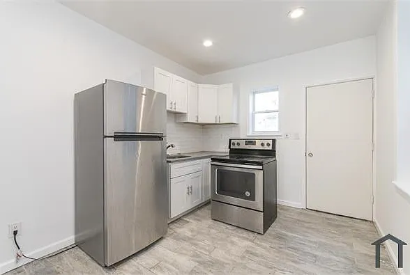 255 E Elkhart St — Photo 12