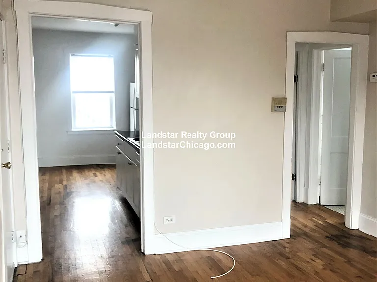 3050 W Berteau Ave #3 — Photo 2