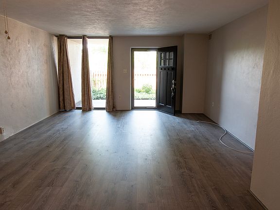 3rd image of 4511 Forest Ln