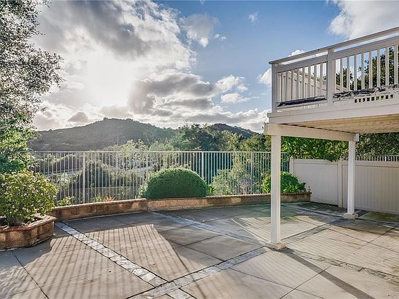 2nd image of 28 Homestead Dr