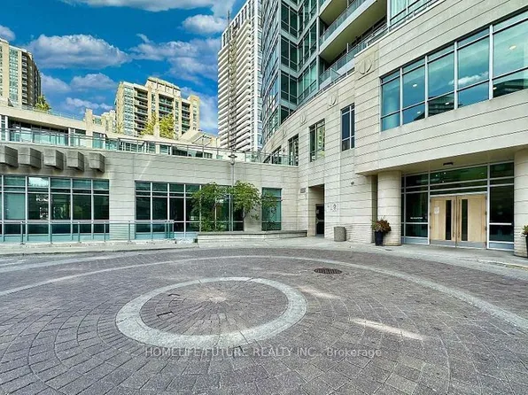 18 Holmes Ave #415, Toronto, ON M2N 0E1