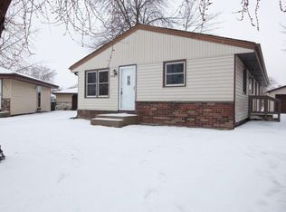 2420 Broadleaf Ct, Racine, WI 53402