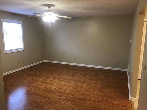 5th image of 642 McClung Ave APT D