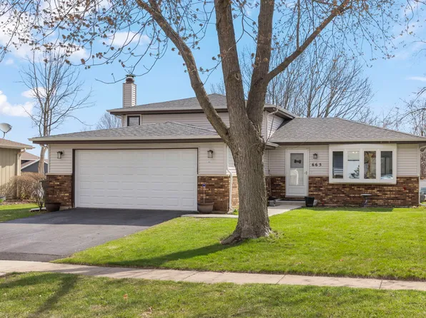 665 Renee Dr, South Elgin, IL 60177