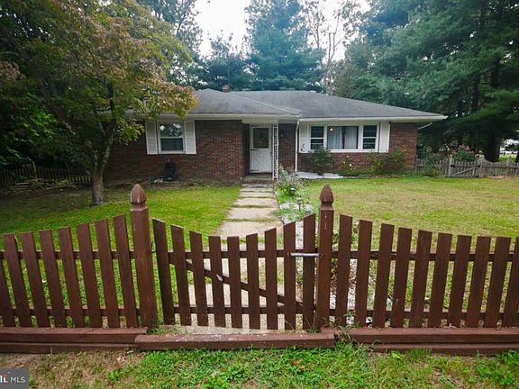 2nd image of 404 Buena Vista Ave