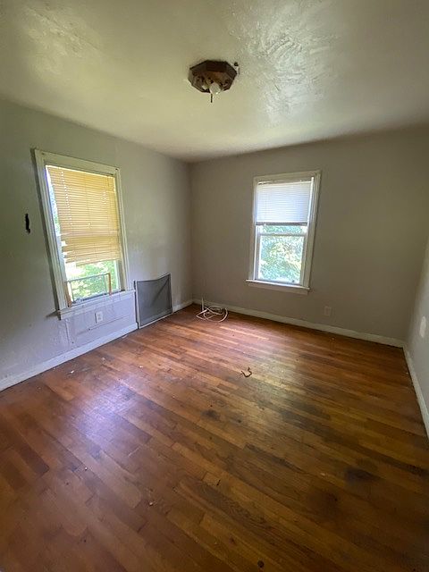 1st image of 2520 Mary Ave