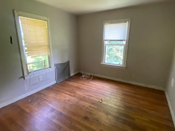 2520 Mary Ave, Saint Louis, MO 63136