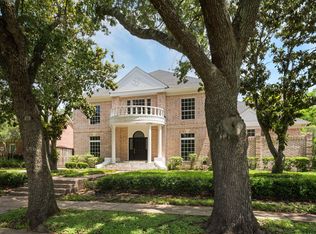 93 Greensward Ln, Sugar Land, TX 77479
