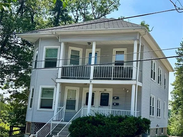 8 Cold Spring Pl, Woonsocket, RI 02895