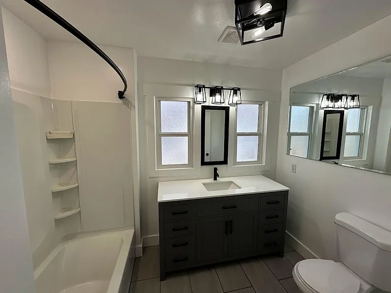 526 N 200 W #1 — Photo 10