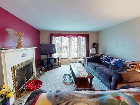 2nd image of 31 Susan Ln