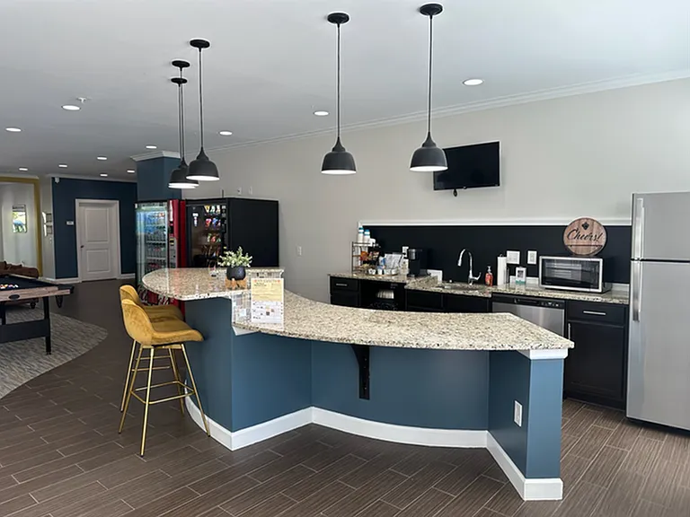 Clubhouse Kitchenette with Bar