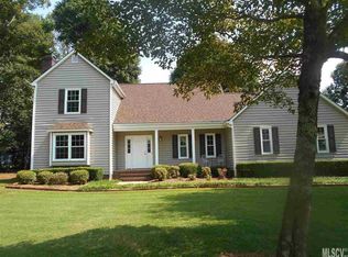 1200 Beechwood Dr, Newton, NC 28658