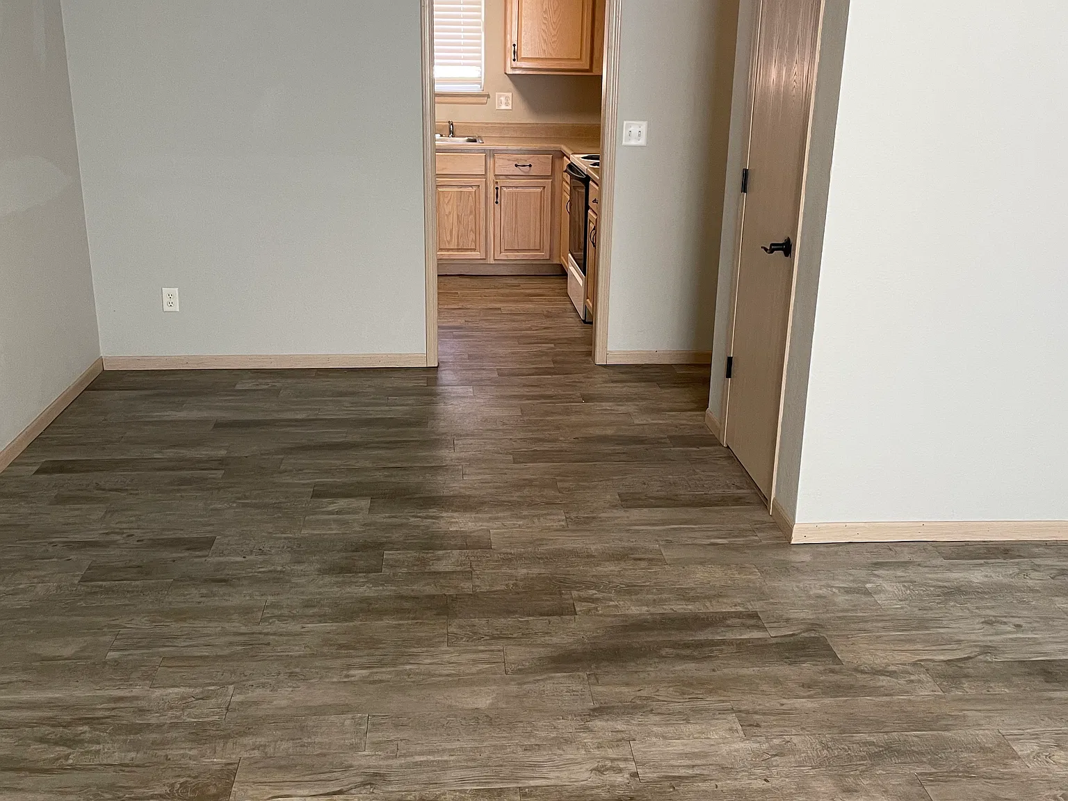 2 bed, 1.5 bath, 854 sqft, $1,250 — Photo 3