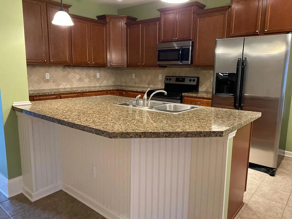 3 bed, 1742 sqft, $2,100 — Photo 2