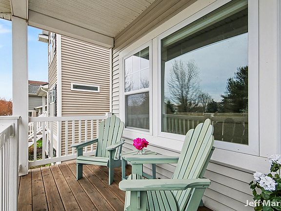 3rd image of 2125 Kensington Park Cir