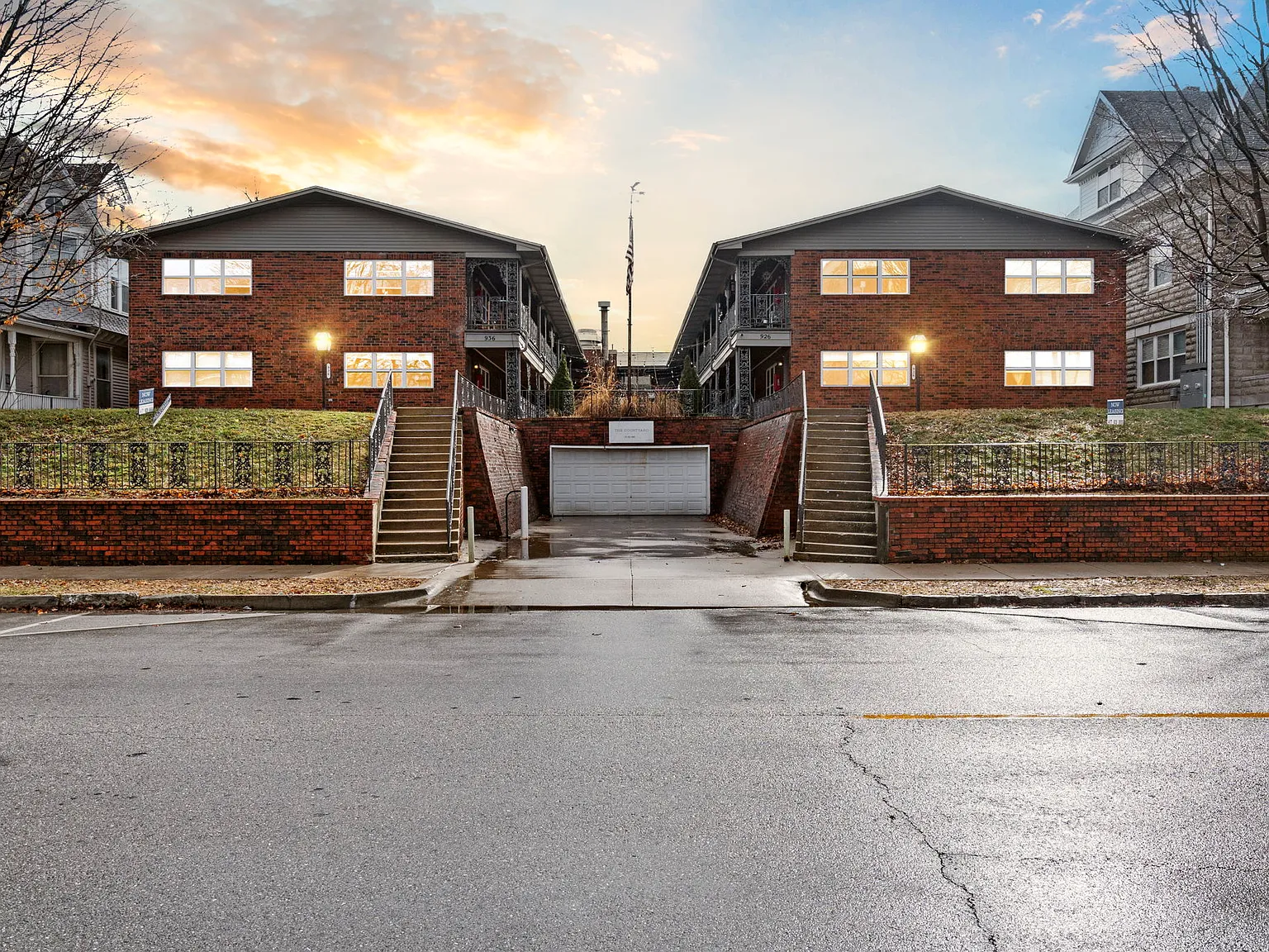Courtyard on Walnut - 936-8 — Photo 1